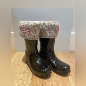 Hunter rainboots with hunter winter socks. Size 5 / Black